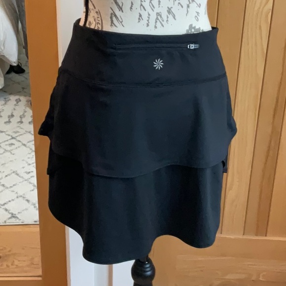 Women’s black Athleta skirt with short insert. New condition. Small - Picture 6 of 13